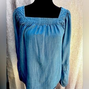 Lauren Conrad Chambray Top size medium